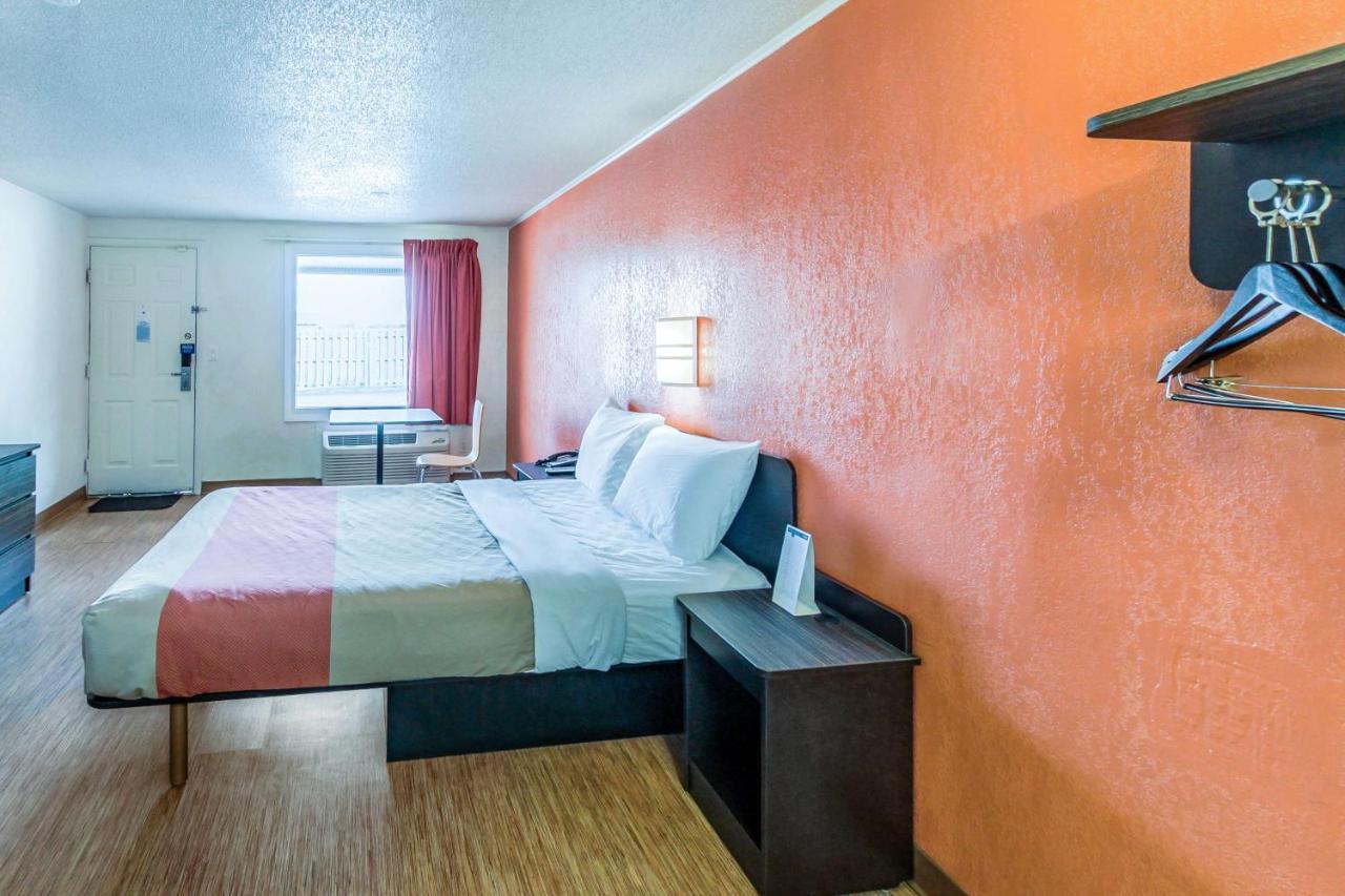 Motel 6 Kalamazoo Eksteriør bilde